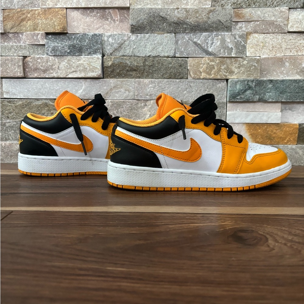 Nike Air Jordan 1 Low Taxi White